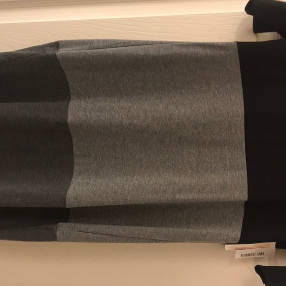 LulaRoe Julia - Picture 2 of 5